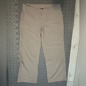 Patagonia Women’s Khaki Hiking pants size 6